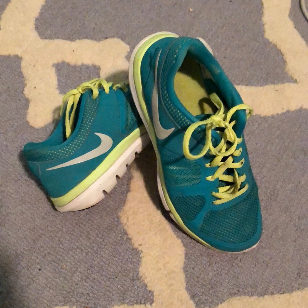 Nike turquoise sneakers